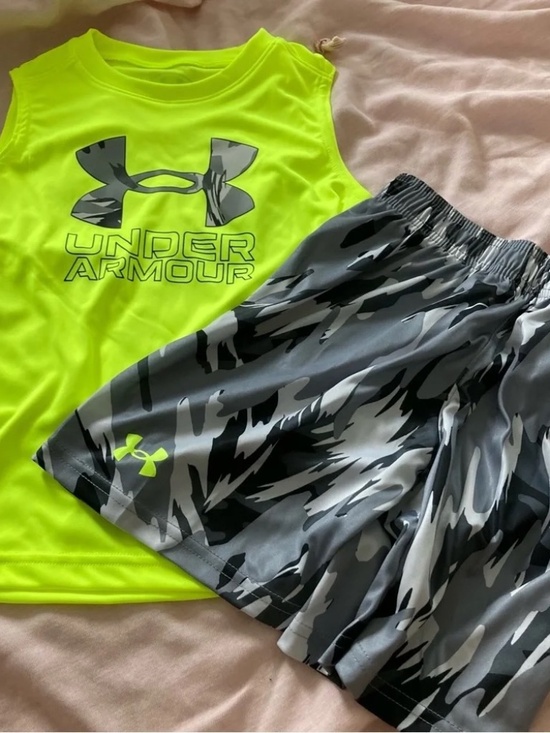Under Armour Other - Under Armour Neon Sleeveless Camo Shorts Set 6251